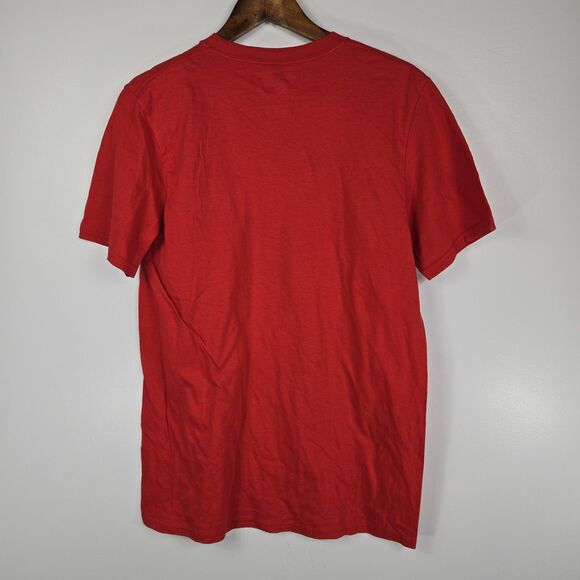 Captivating Size Medium Wisconsin Badgers Red Short Sleeve T Shirt New - Picture 5 of 7
